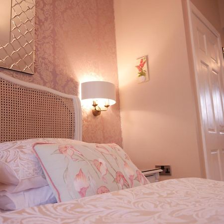 Bowness Bay Suites (Adults Only) Bagian luar foto