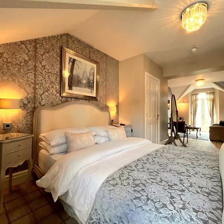 Bowness Bay Suites (Adults Only) Bagian luar foto