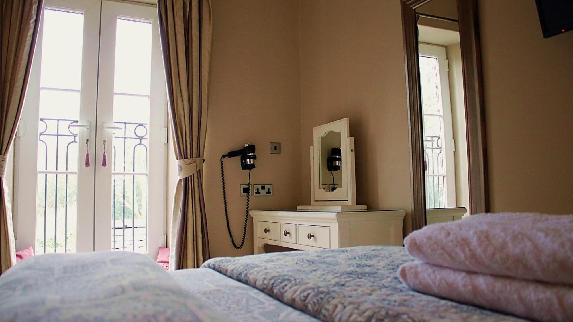 Bowness Bay Suites (Adults Only) Bagian luar foto