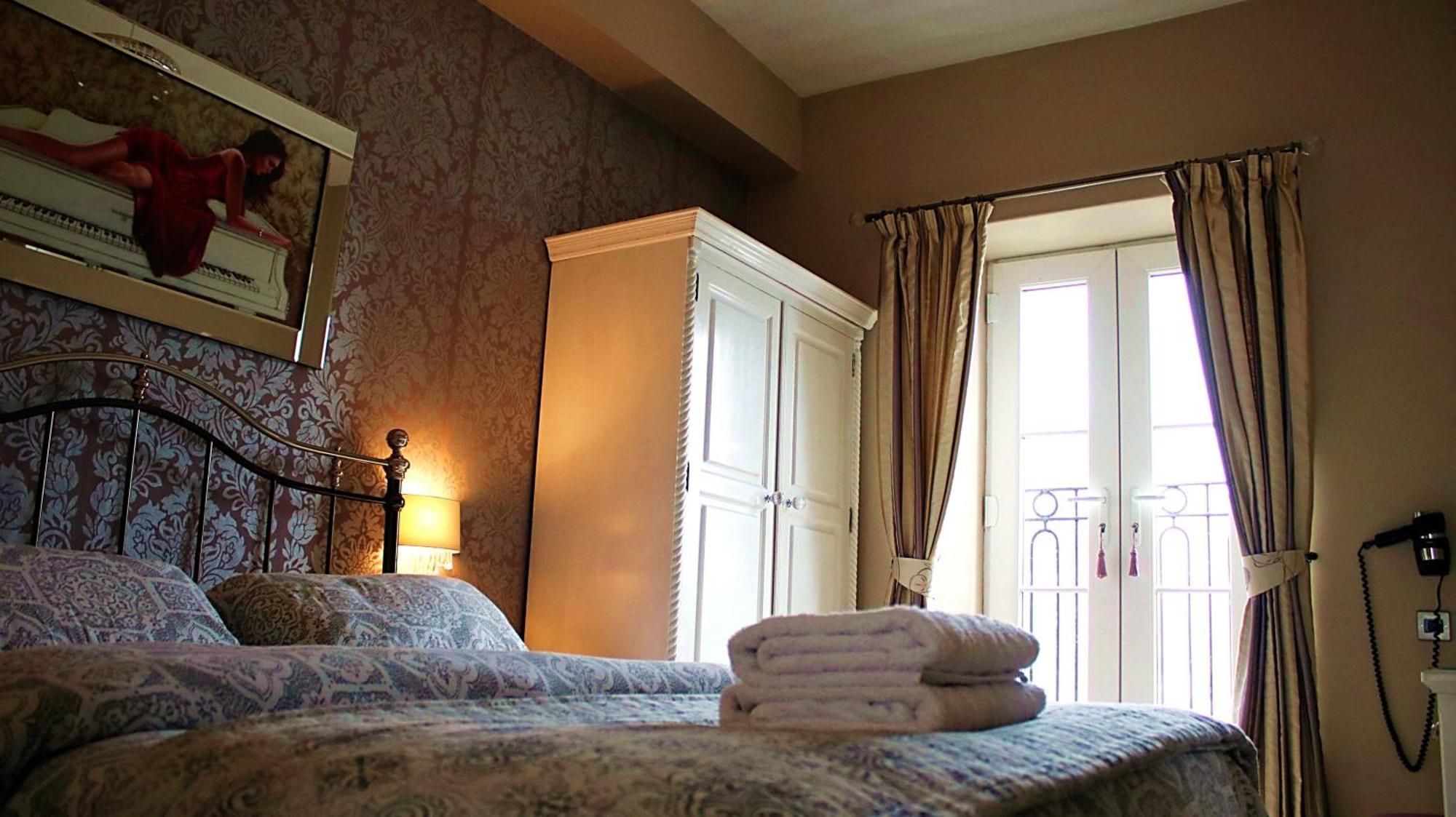 Bowness Bay Suites (Adults Only) Bagian luar foto