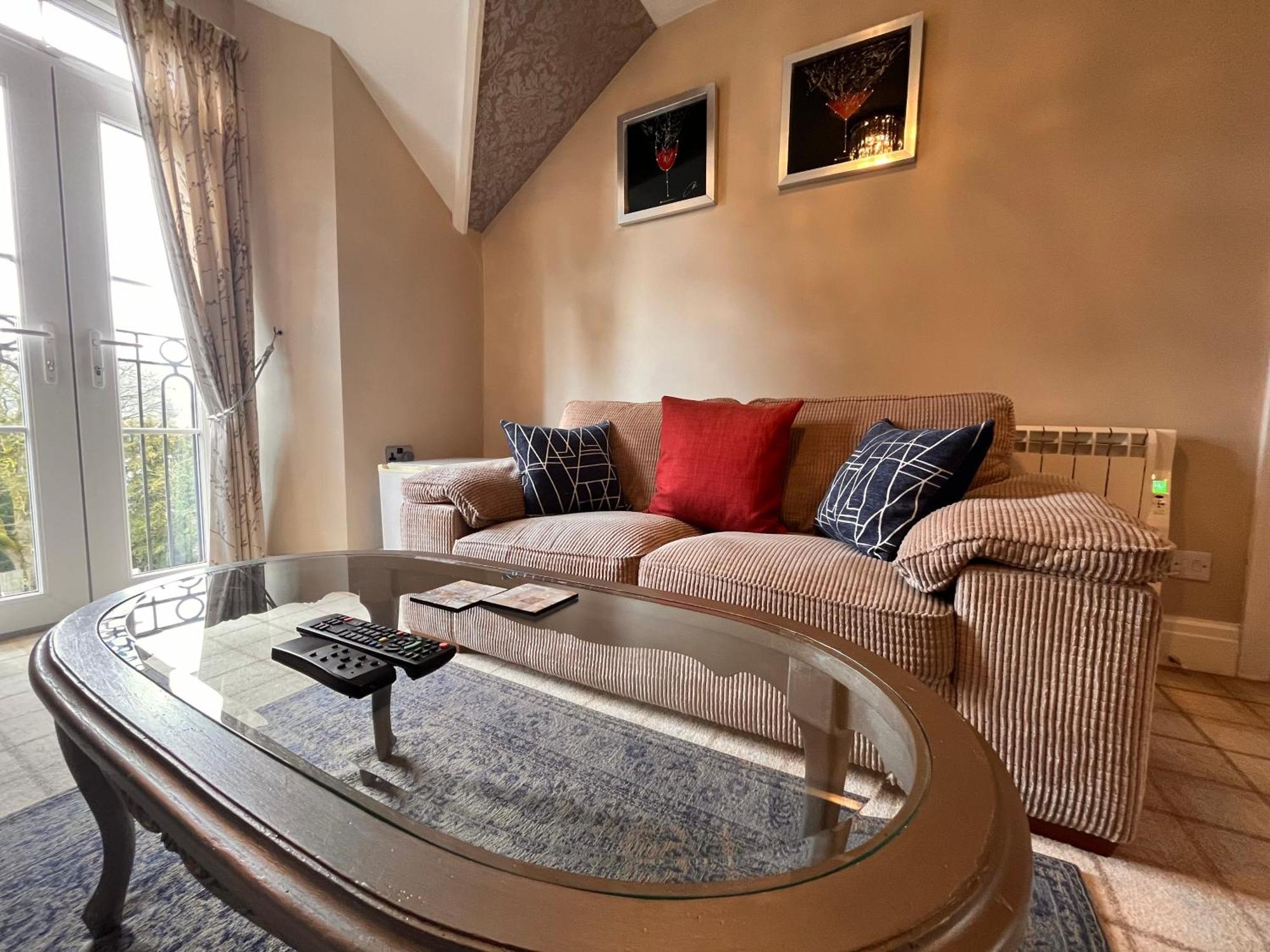 Bowness Bay Suites (Adults Only) Bagian luar foto