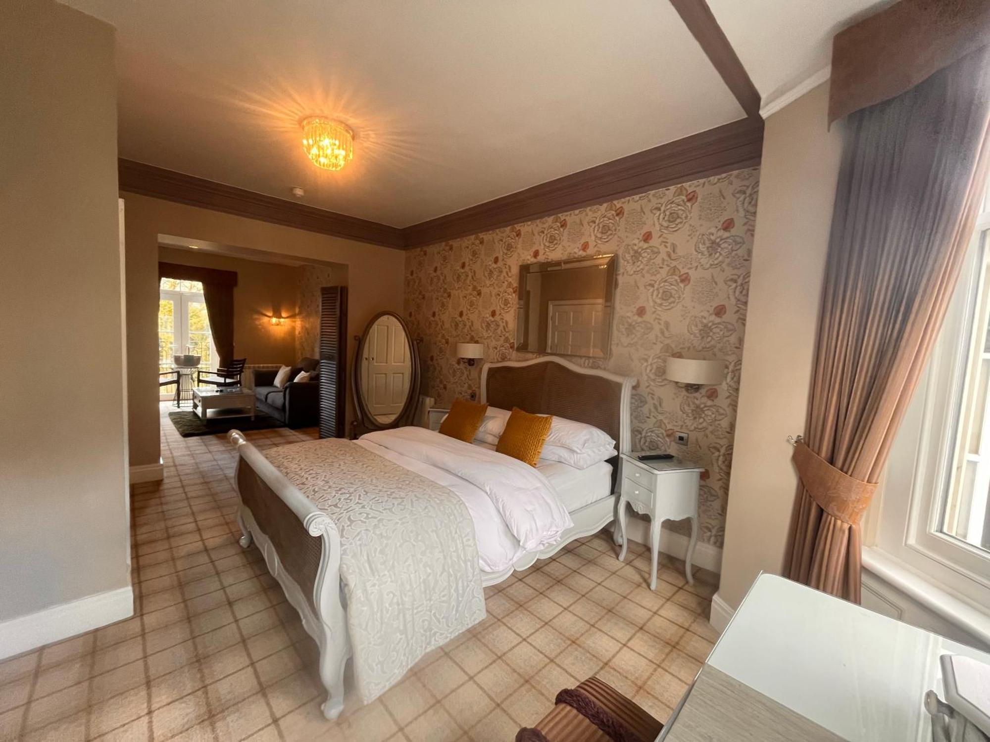 Bowness Bay Suites (Adults Only) Bagian luar foto