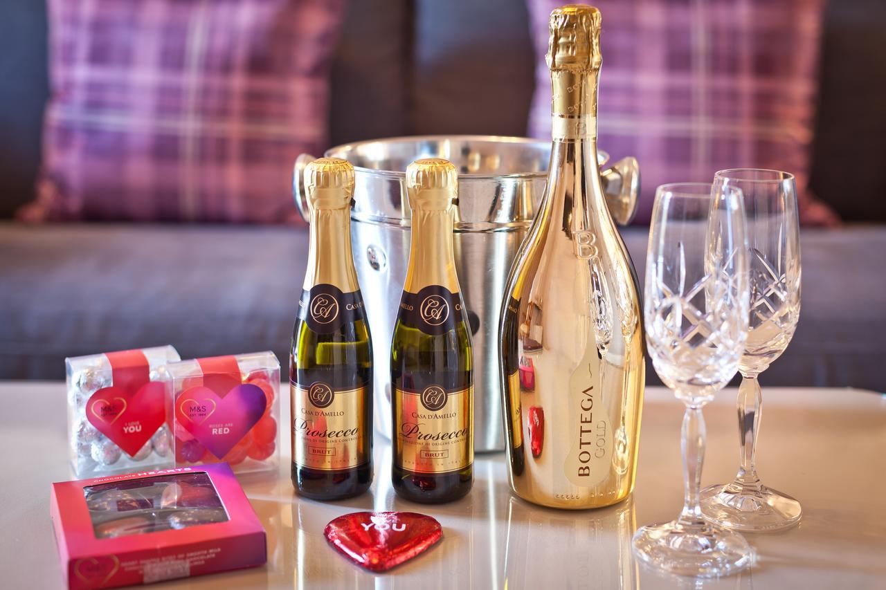 Bowness Bay Suites (Adults Only) Bagian luar foto