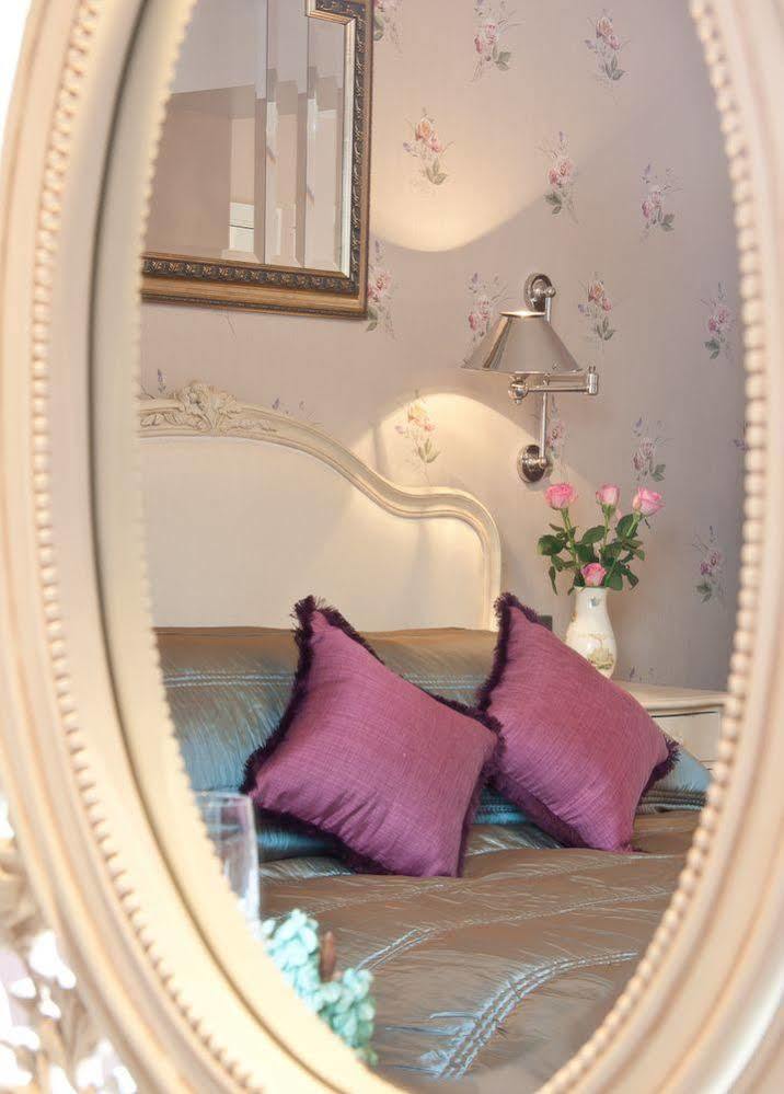 Bowness Bay Suites (Adults Only) Bagian luar foto