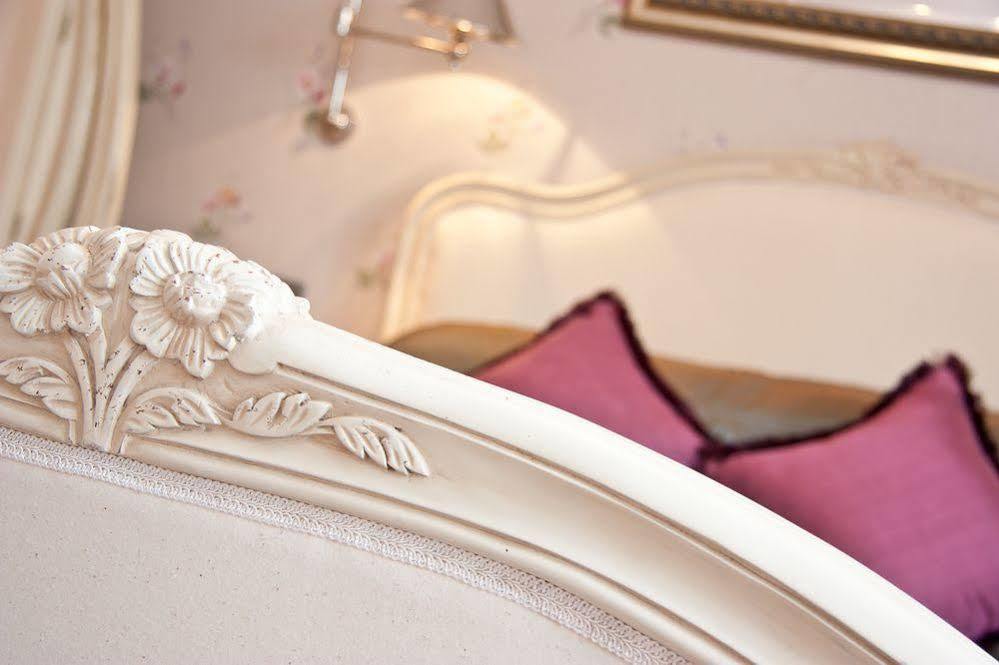 Bowness Bay Suites (Adults Only) Bagian luar foto